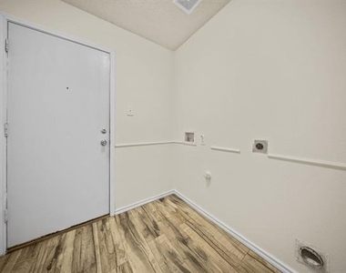 1444 Atkins Street - Photo Thumbnail 26