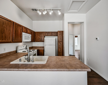 9233 E Neville Avenue - Photo Thumbnail 9