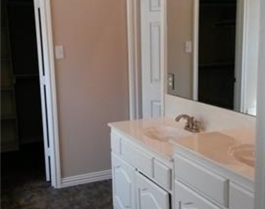 11421 Aspen Creek Drive - Photo Thumbnail 6