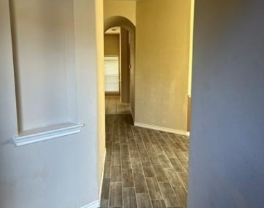 11421 Aspen Creek Drive - Photo Thumbnail 9