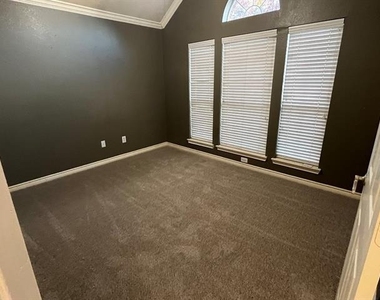 11421 Aspen Creek Drive - Photo Thumbnail 11