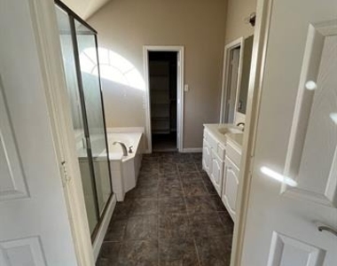 11421 Aspen Creek Drive - Photo Thumbnail 18