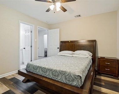 2214 Pine Street - Photo Thumbnail 14