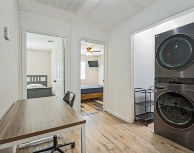 2214 Pine Street - Photo Thumbnail 13