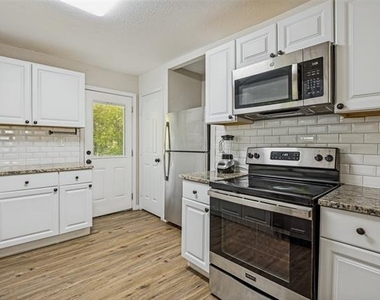2214 Pine Street - Photo Thumbnail 11