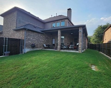 10082 Drawbridge Drive - Photo Thumbnail 17