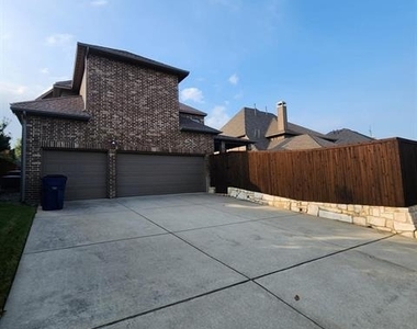 10082 Drawbridge Drive - Photo Thumbnail 18
