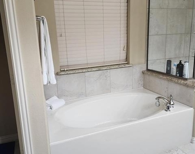 10082 Drawbridge Drive - Photo Thumbnail 13