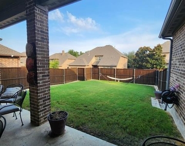 10082 Drawbridge Drive - Photo Thumbnail 20