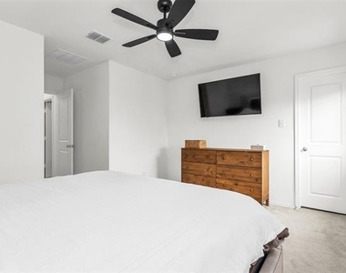 152 Thresher Lane - Photo Thumbnail 7