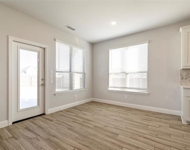 1113 Granger Drive - Photo Thumbnail 13