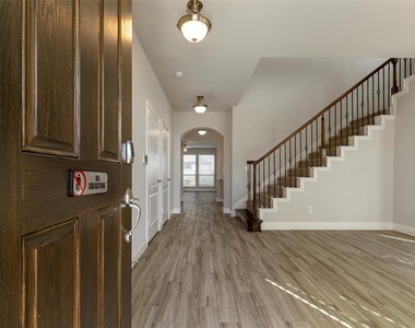 1113 Granger Drive - Photo Thumbnail 2