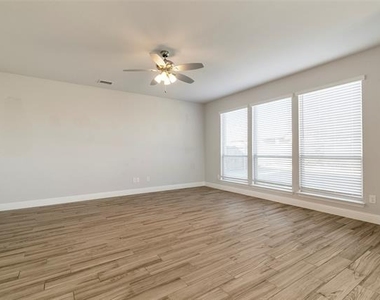 1113 Granger Drive - Photo Thumbnail 11