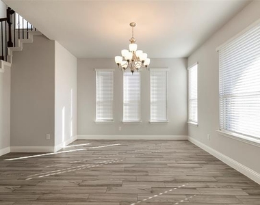 1113 Granger Drive - Photo Thumbnail 5