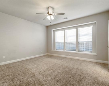 1113 Granger Drive - Photo Thumbnail 14