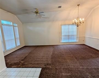10610 Nashville Drive - Photo Thumbnail 1