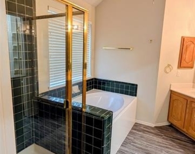 10610 Nashville Drive - Photo Thumbnail 10