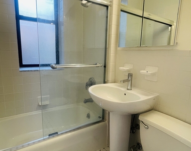 200 Riverside Drive - Photo Thumbnail 5