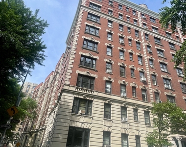 200 Riverside Drive - Photo Thumbnail 7