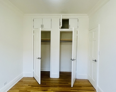 200 Riverside Drive - Photo Thumbnail 4