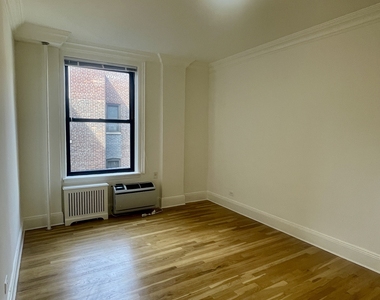 200 Riverside Drive - Photo Thumbnail 2