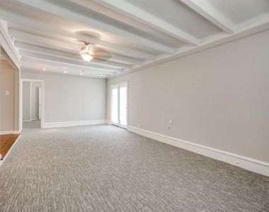 6470 Lindell Avenue - Photo Thumbnail 5
