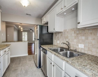 6470 Lindell Avenue - Photo Thumbnail 9