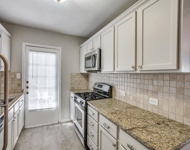 6470 Lindell Avenue - Photo Thumbnail 8