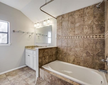 6470 Lindell Avenue - Photo Thumbnail 12