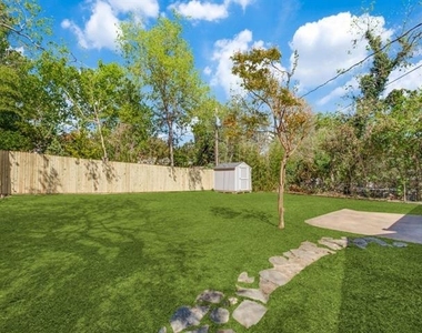 6470 Lindell Avenue - Photo Thumbnail 16