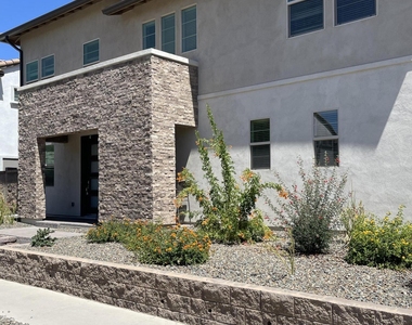 2382 W Gloria Lane - Photo Thumbnail 1