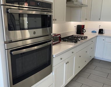 2382 W Gloria Lane - Photo Thumbnail 3