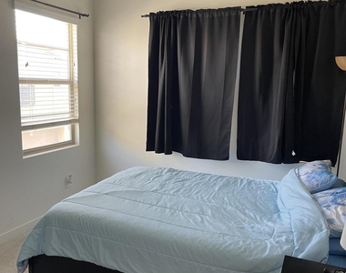 2382 W Gloria Lane - Photo Thumbnail 22