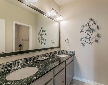 1015 Zachary Way - Photo Thumbnail 16