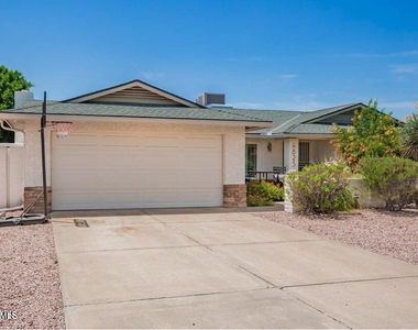 4825 E Andora Drive - Photo Thumbnail 5