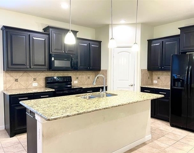 1109 Genola Drive - Photo Thumbnail 3