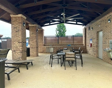 1109 Genola Drive - Photo Thumbnail 16