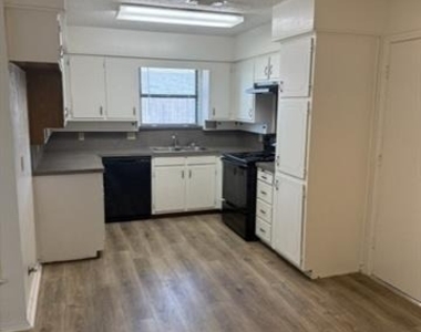 7305 Redfield Drive - Photo Thumbnail 4