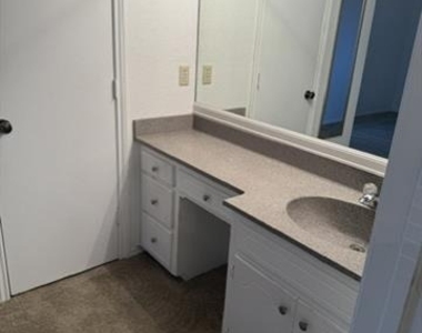 7305 Redfield Drive - Photo Thumbnail 11