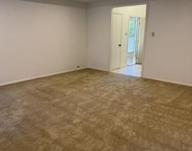 7305 Redfield Drive - Photo Thumbnail 9