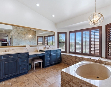 12780 N 94th Place - Photo Thumbnail 12