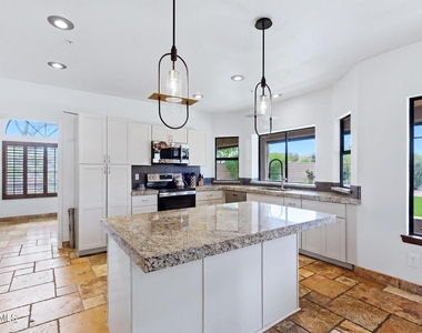 12780 N 94th Place - Photo Thumbnail 8