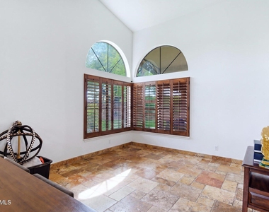12780 N 94th Place - Photo Thumbnail 2