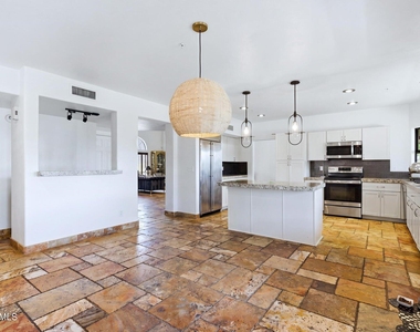 12780 N 94th Place - Photo Thumbnail 6