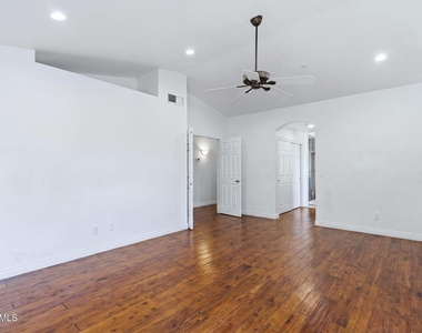 12780 N 94th Place - Photo Thumbnail 11