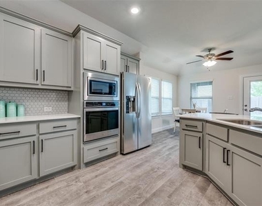 2937 Log Cabin Drive - Photo Thumbnail 18