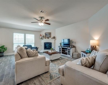 2937 Log Cabin Drive - Photo Thumbnail 4