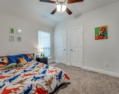 2937 Log Cabin Drive - Photo Thumbnail 9