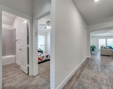 2937 Log Cabin Drive - Photo Thumbnail 7