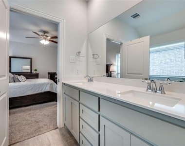 2937 Log Cabin Drive - Photo Thumbnail 11